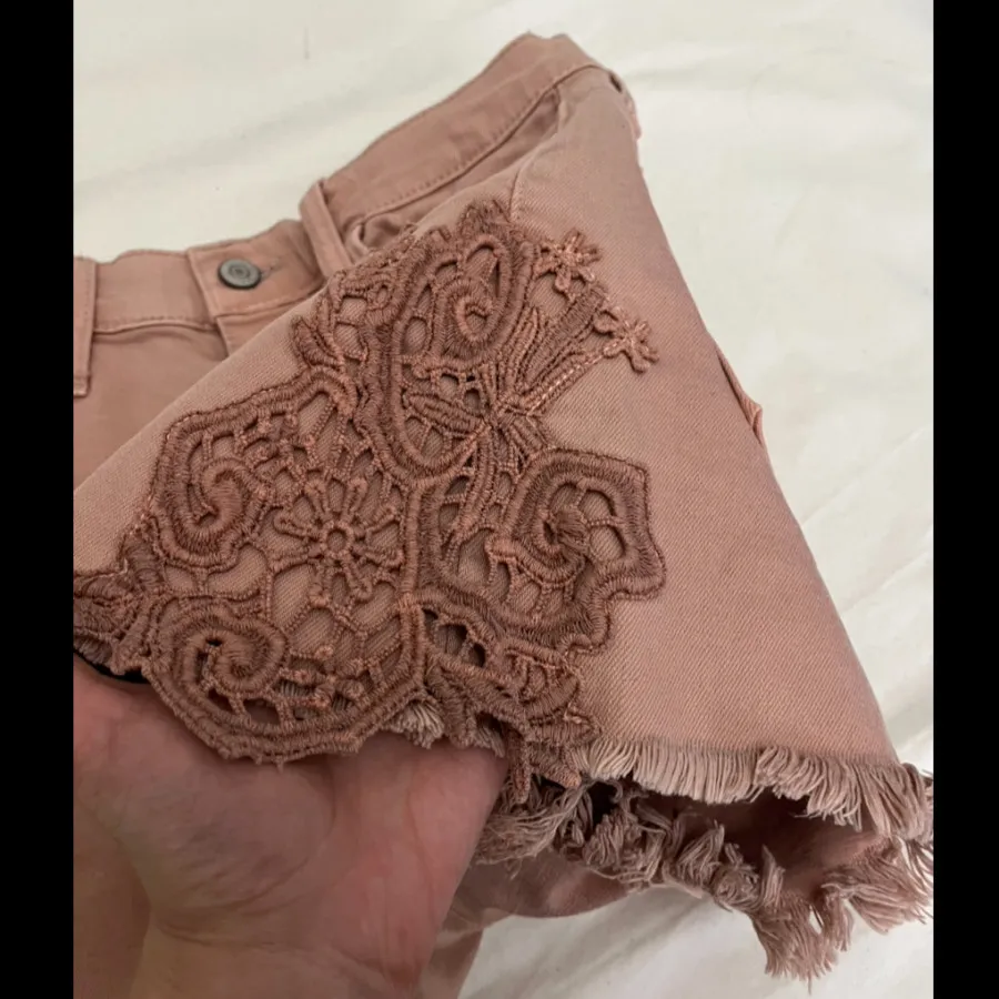 شلوار کوتاه گلبهی