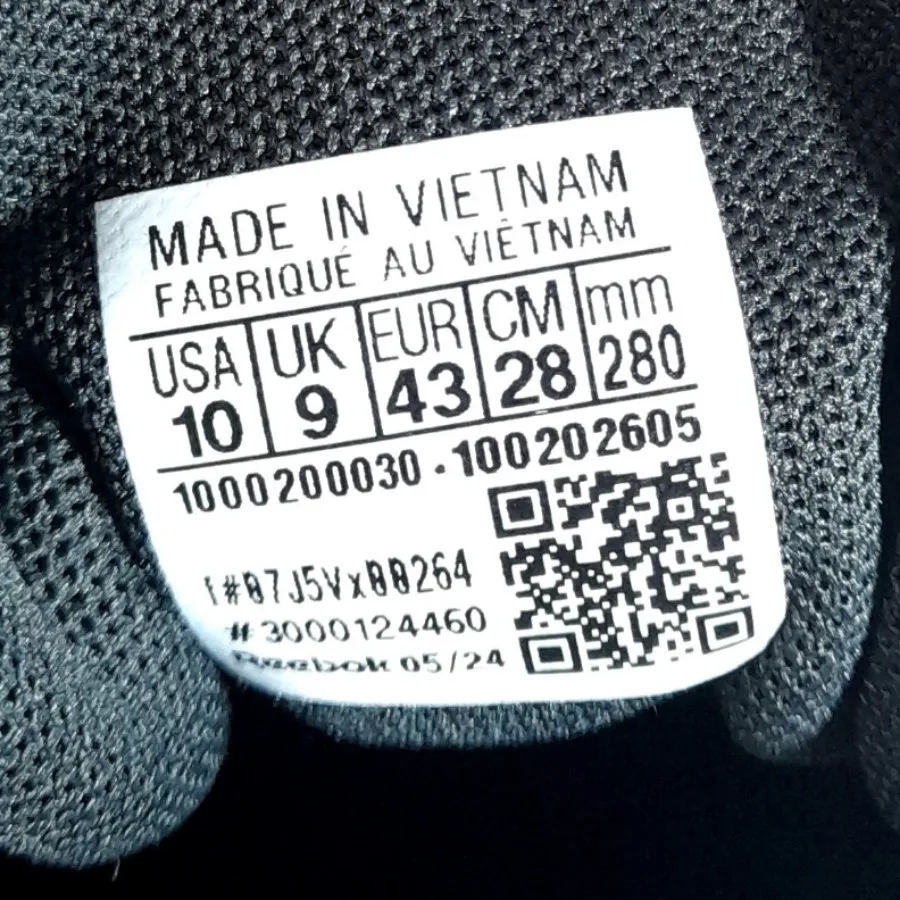 کتونی مردانه ریباک مشکی