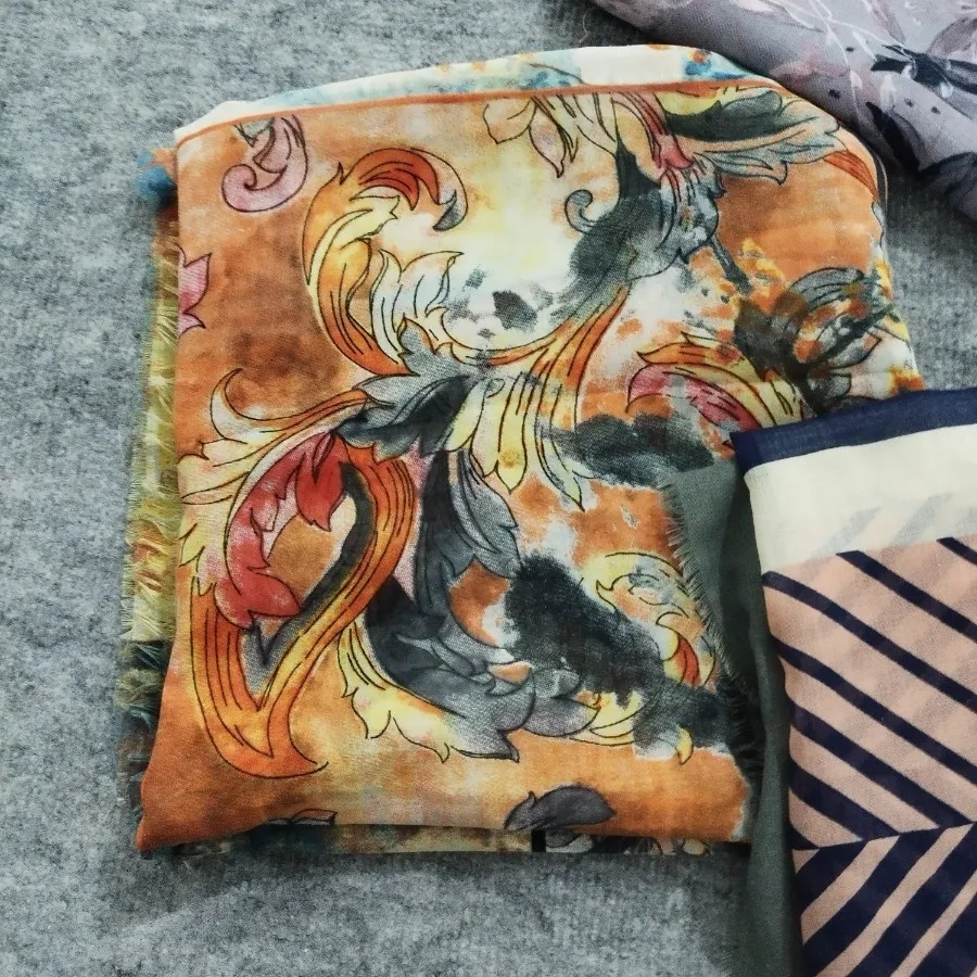 روسری های زنانه