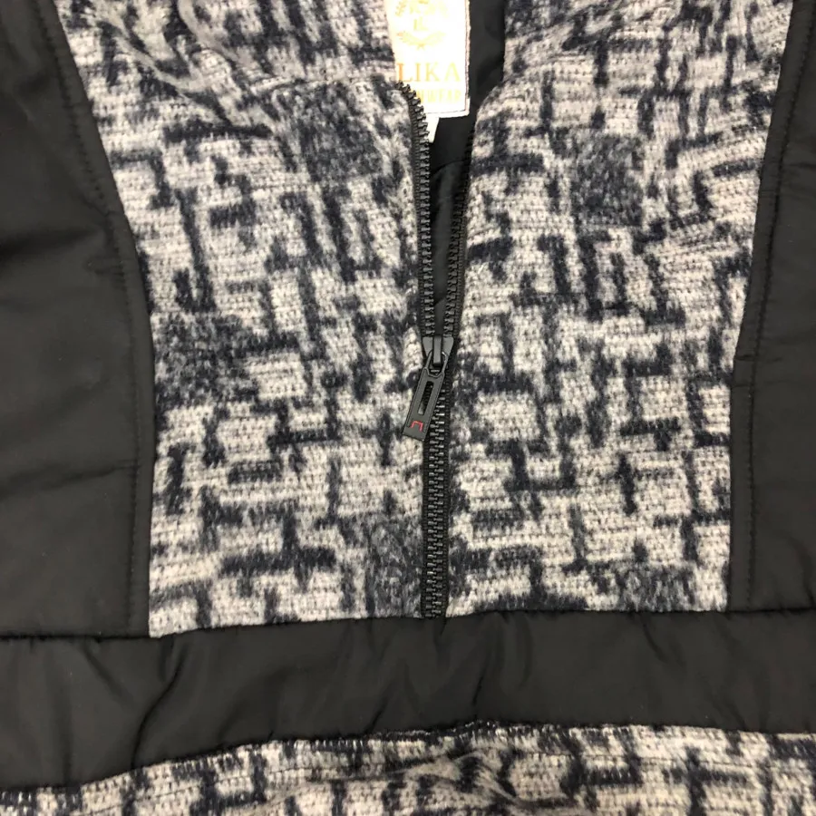 کاپشن جلو بسته