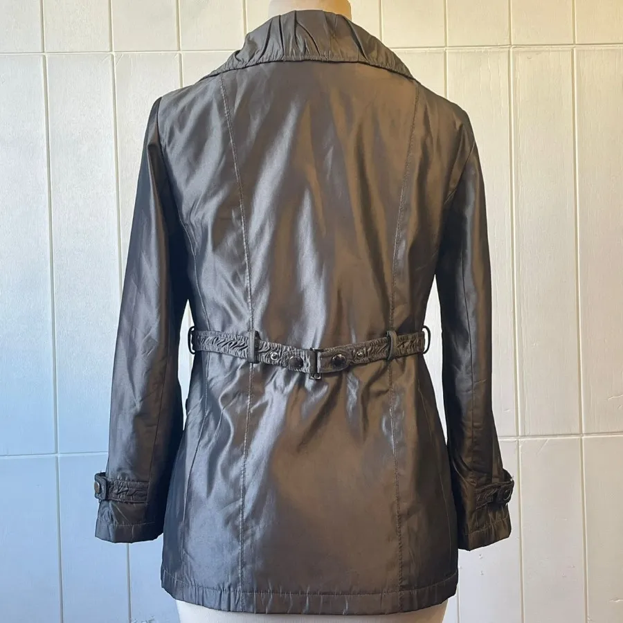 کت یا مانتو پاییزه