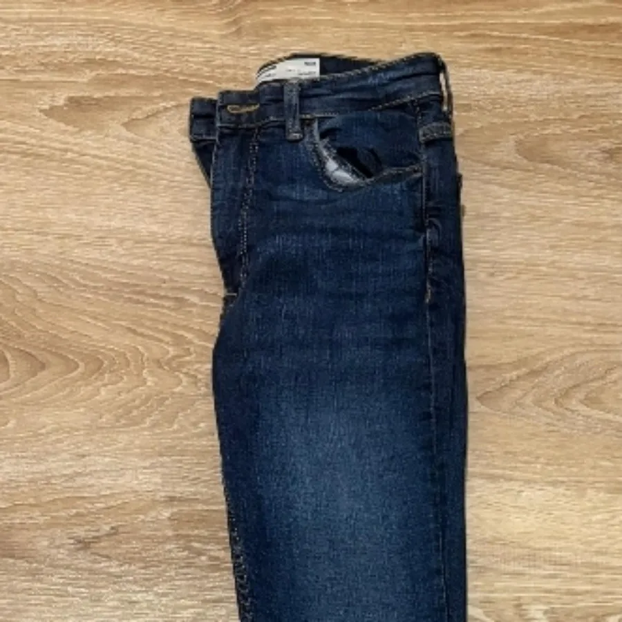 شلوار جین برشکا