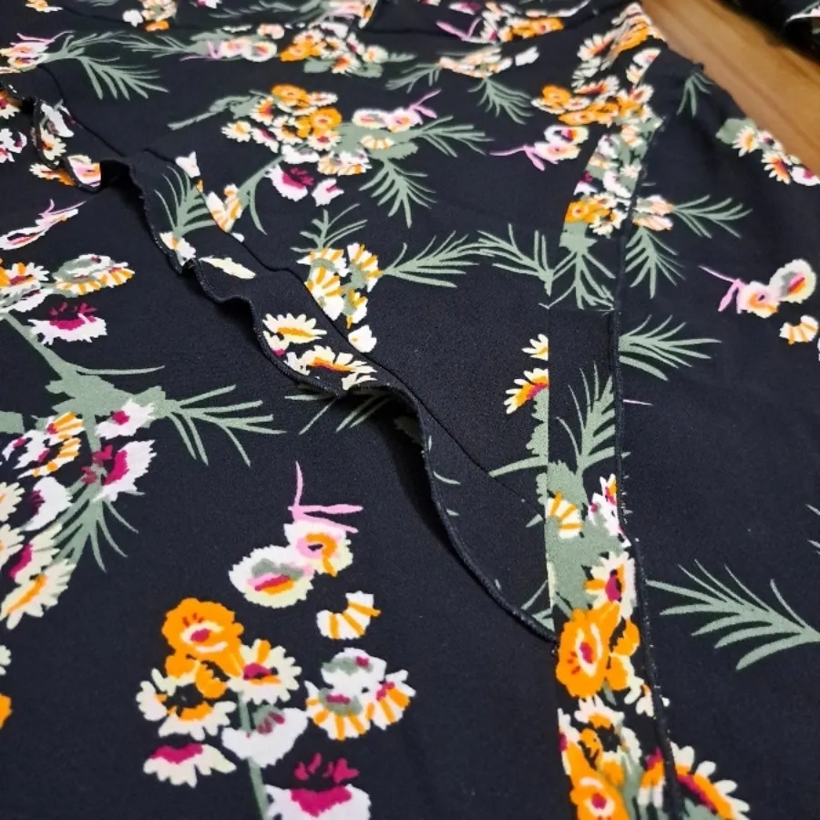 لباس گل گلی