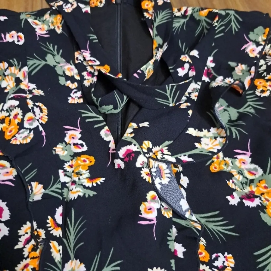 لباس گل گلی