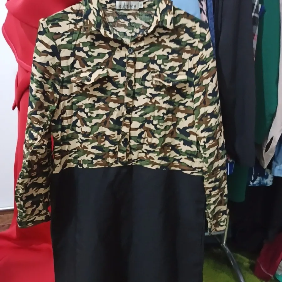 تعدادی لباس