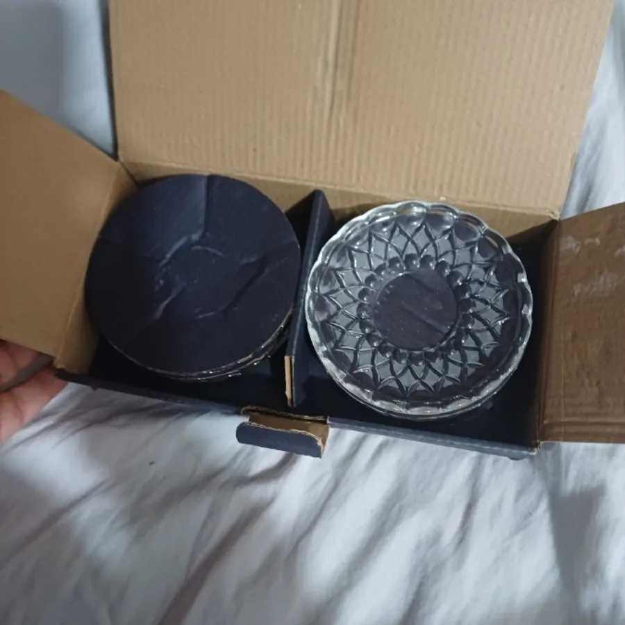 زیر لیوان نعلبکی اشپزخونه