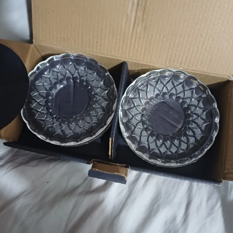 زیر لیوان نعلبکی اشپزخونه