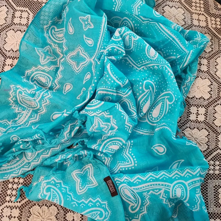 روسری نخی فیروزه ای