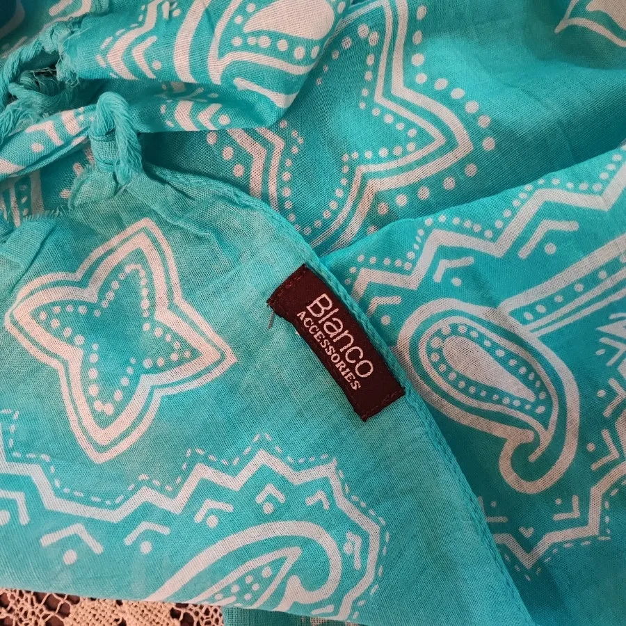 روسری نخی فیروزه ای