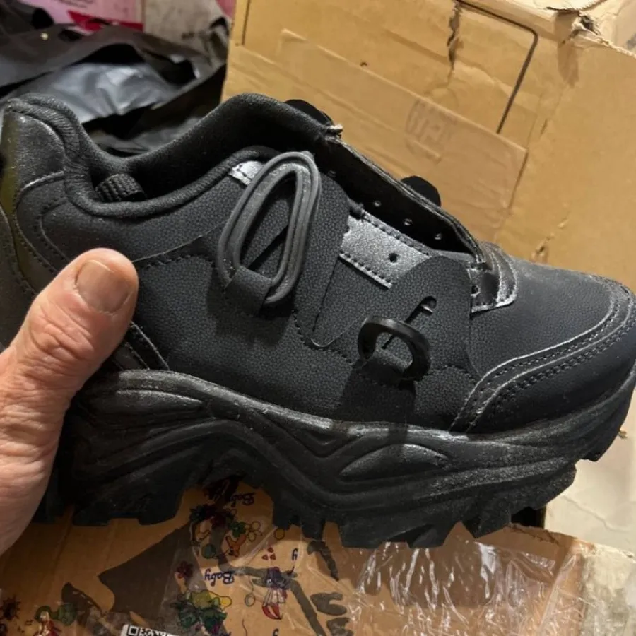 کتونی گوشواره ای