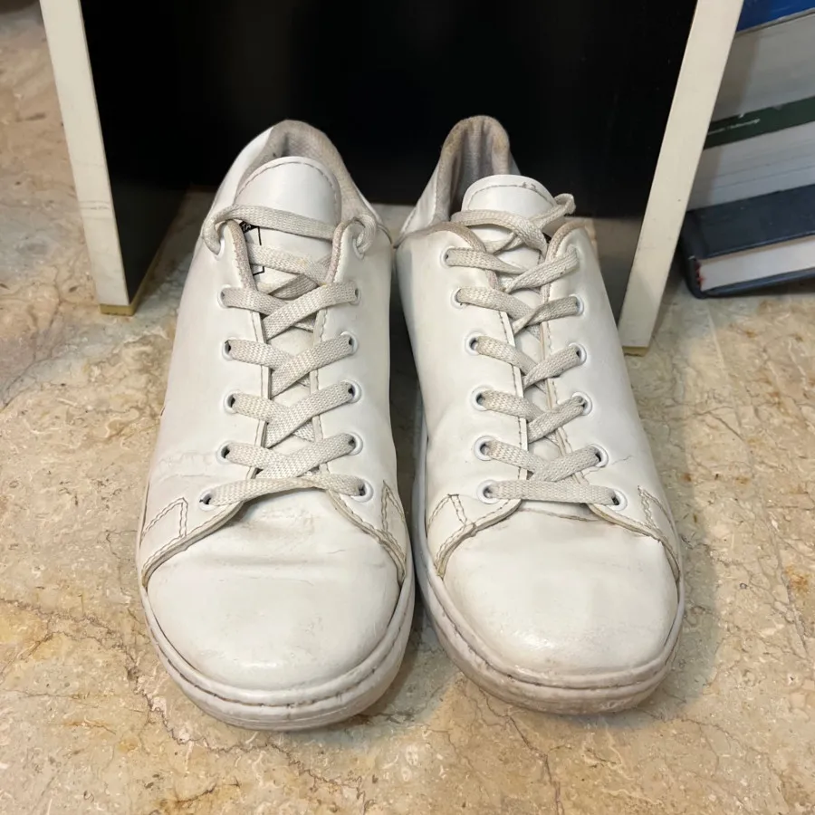 کتونی سفید مینیمال ?