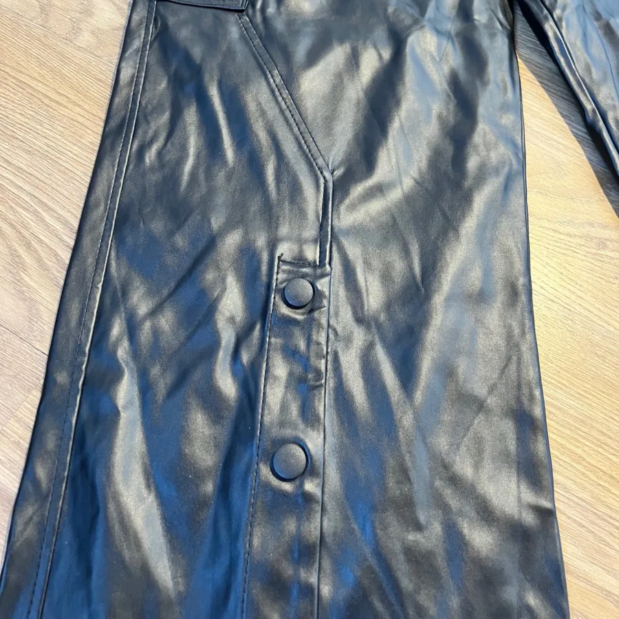 شلوار واید چرم