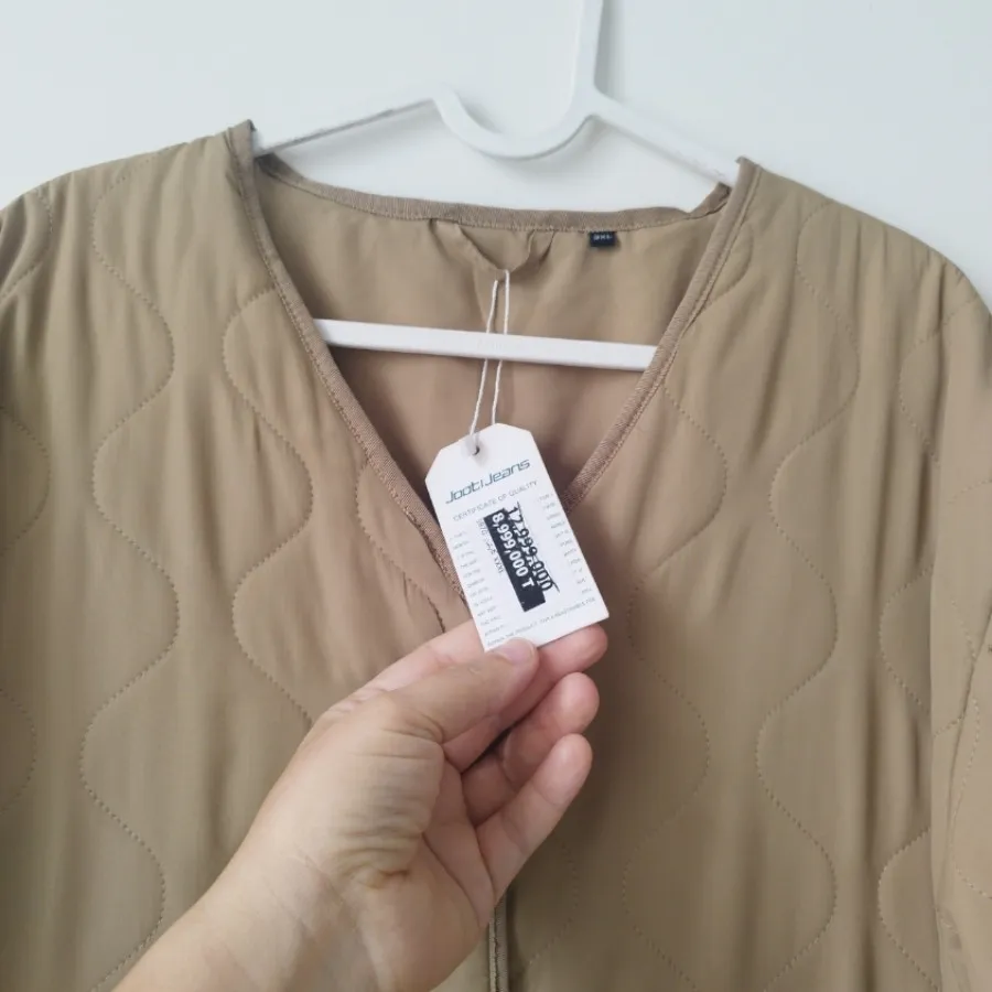 کاپشن جین وست