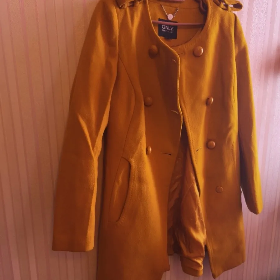 پالتوی خردلی_نارنجی