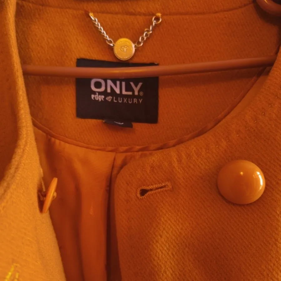 پالتوی خردلی_نارنجی