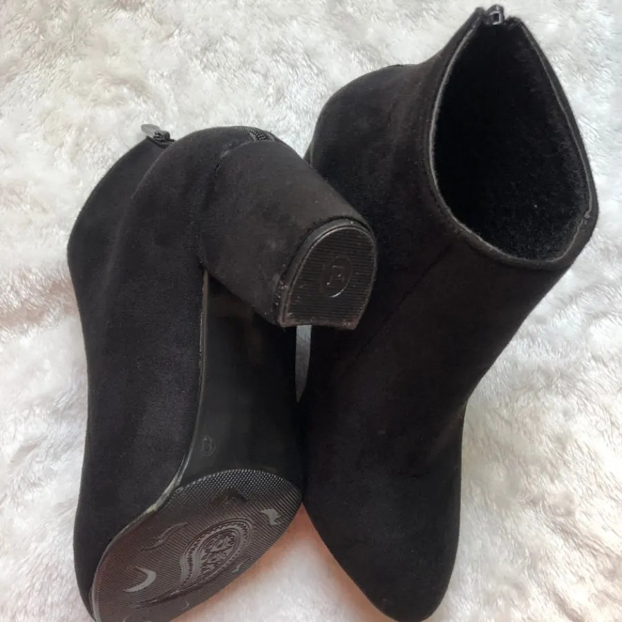 نیم بوت مخمل پشت زیپ