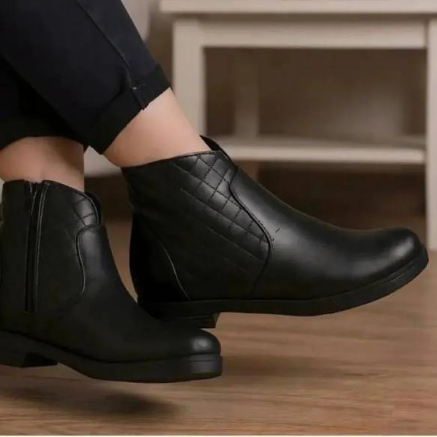 نیم بوت ونوس