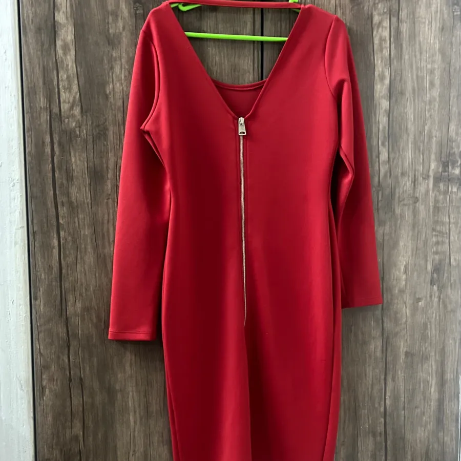 پیراهن قرمز