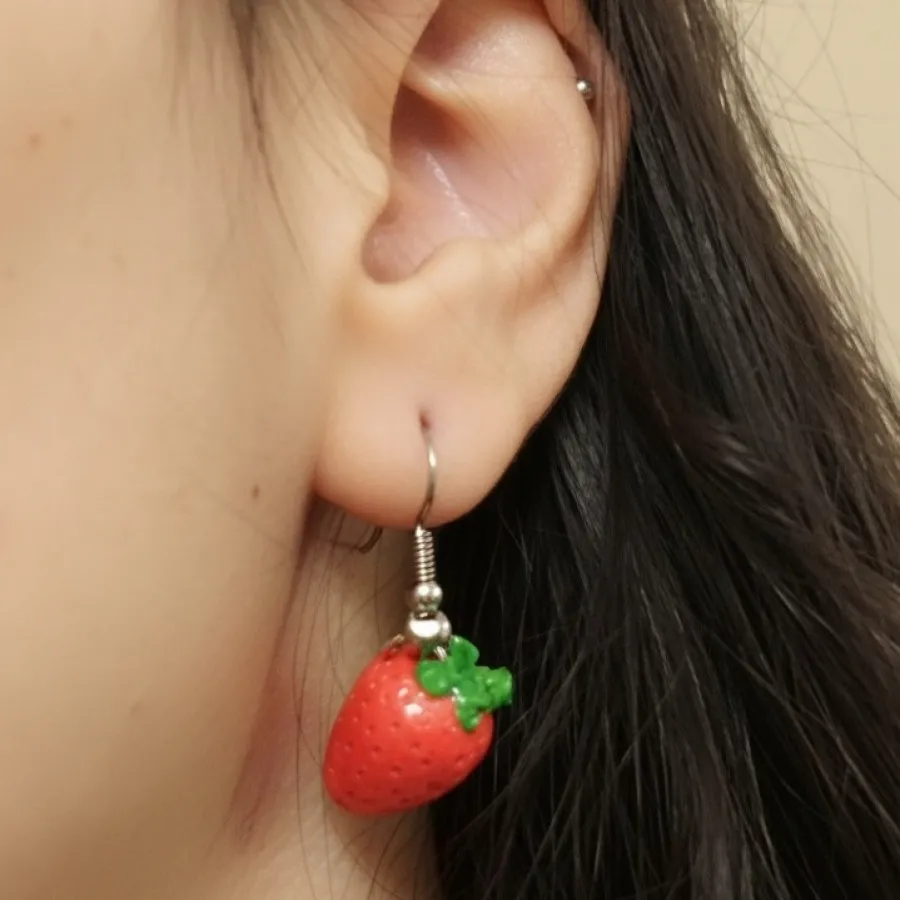 گوشواره توت فرنگی