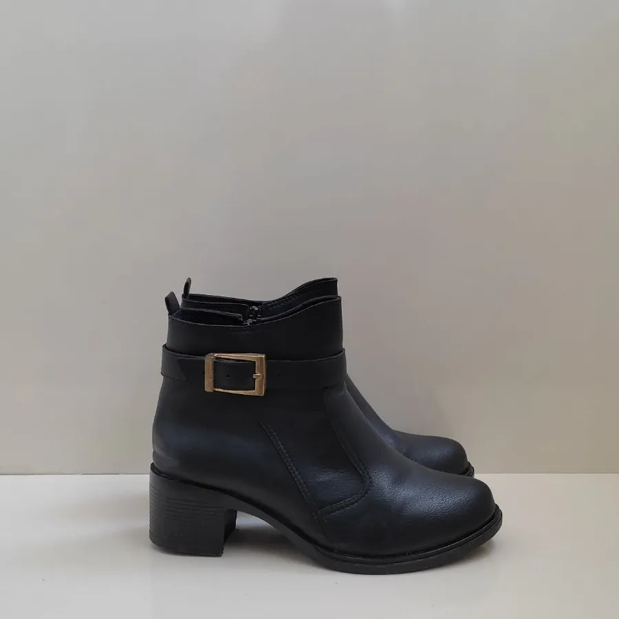 نیمبوت  سگک دار سایز 39