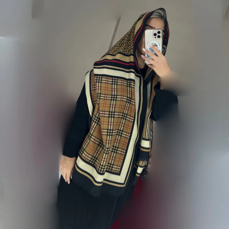 شال Burberry باربری