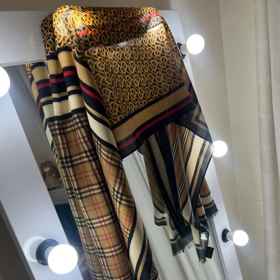 شال وارداتی Burberryباربر