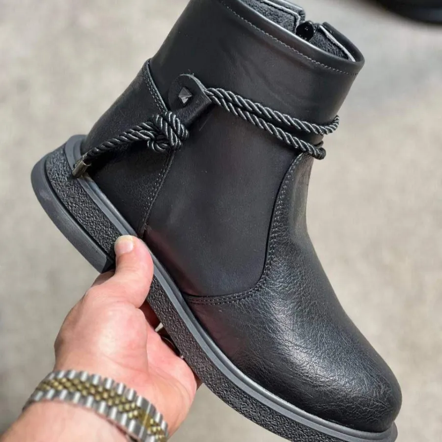 نیم بوت همراز