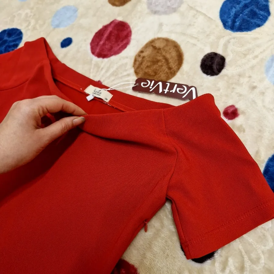 لباس مجلسی یقه قایقی قرمز