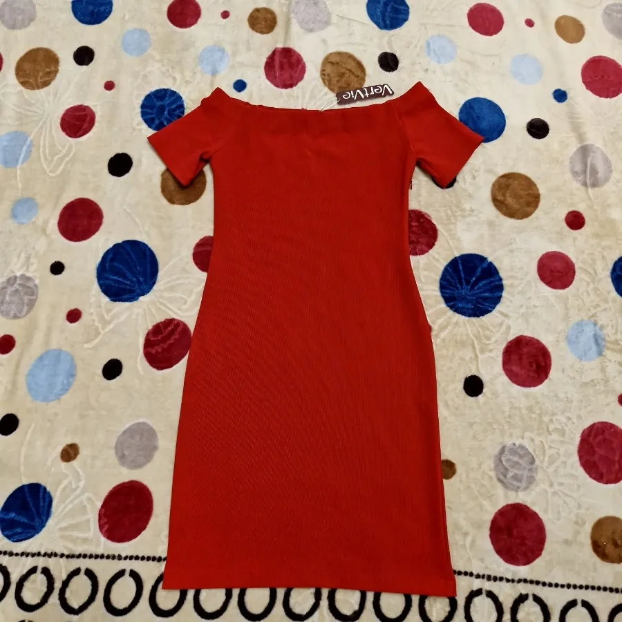 لباس مجلسی یقه قایقی قرمز