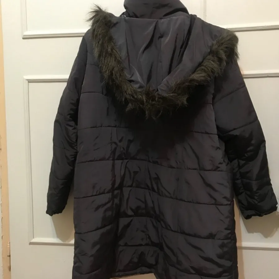 کاپشن بارونی کلاهدار