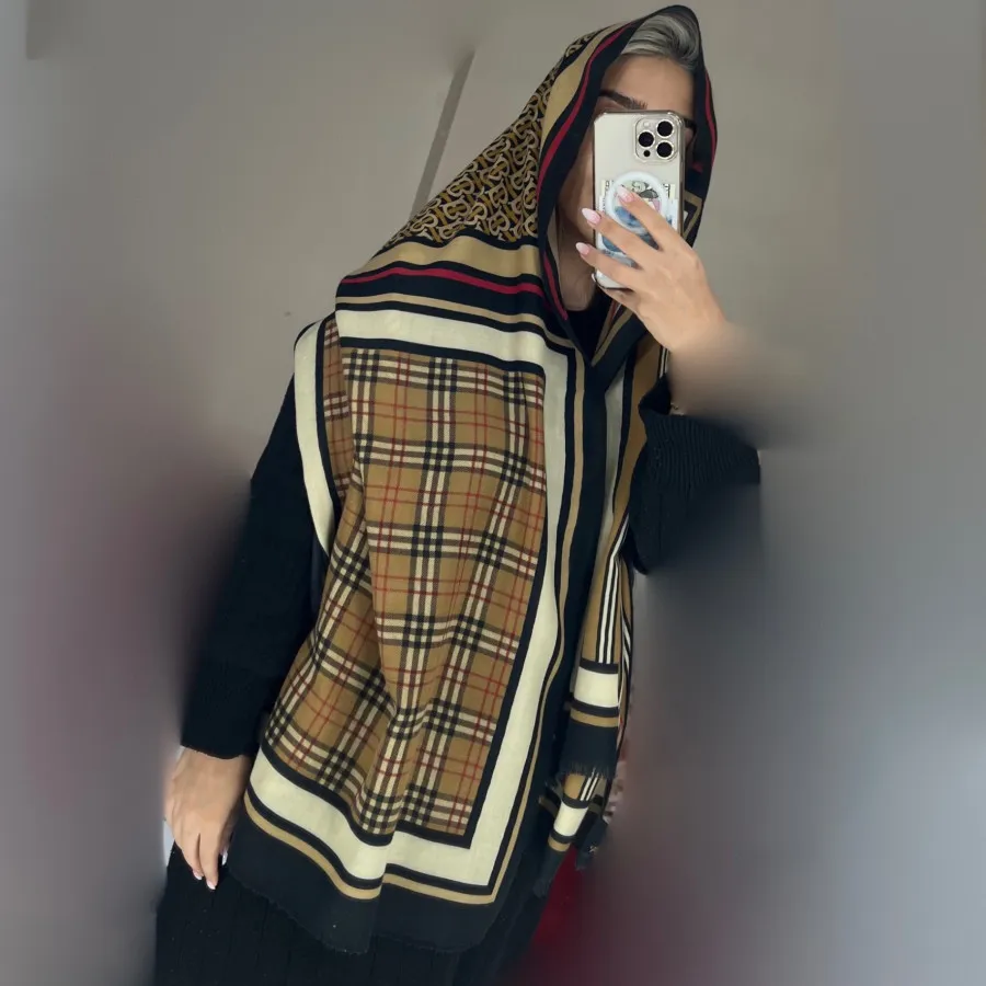 شال Burberry باربری