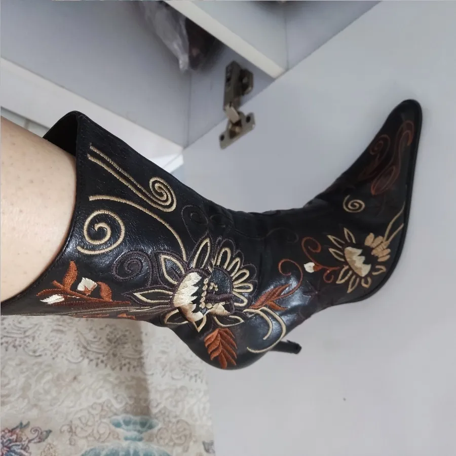 نیم بوت گلدوزی شده برند