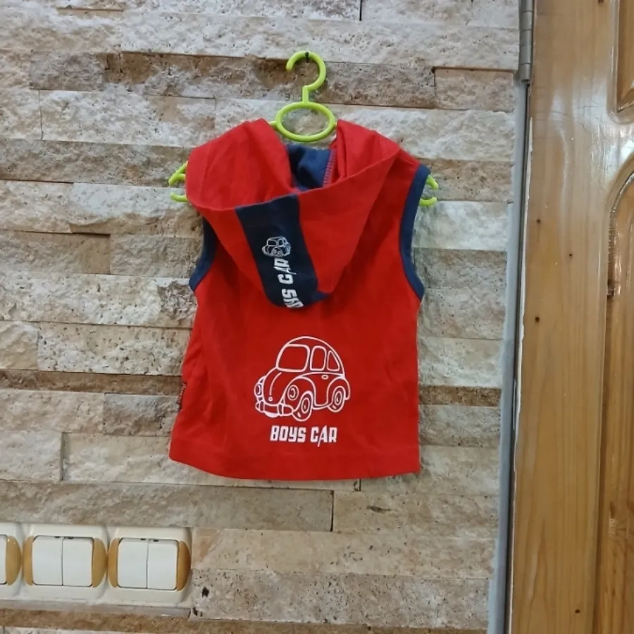 جلیقه کلاه دار بچگانه