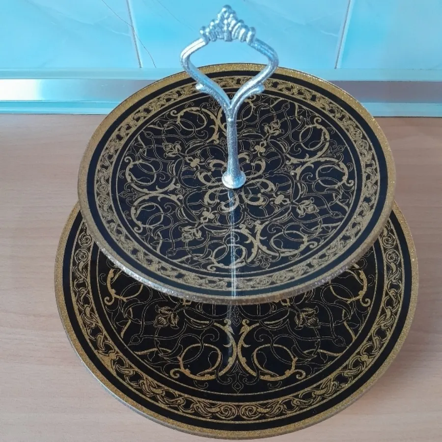 شیرینی خوری