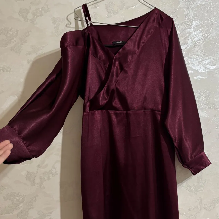 مجلسی ساتن بادمجانی