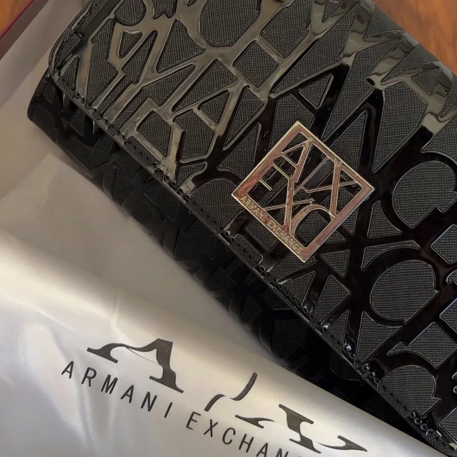 کراس بادی آرمانی اکسچنج