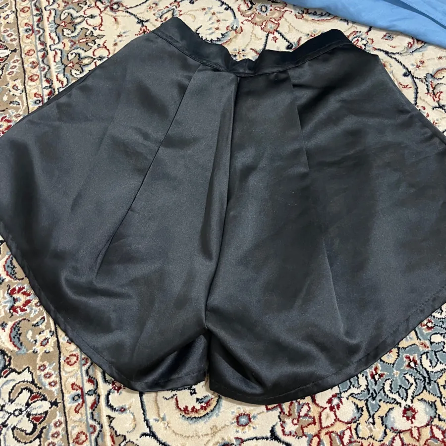 شلوارک ساتن