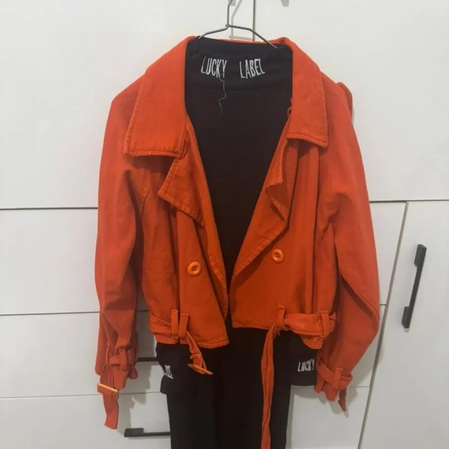 کت پاییزی نارنجی