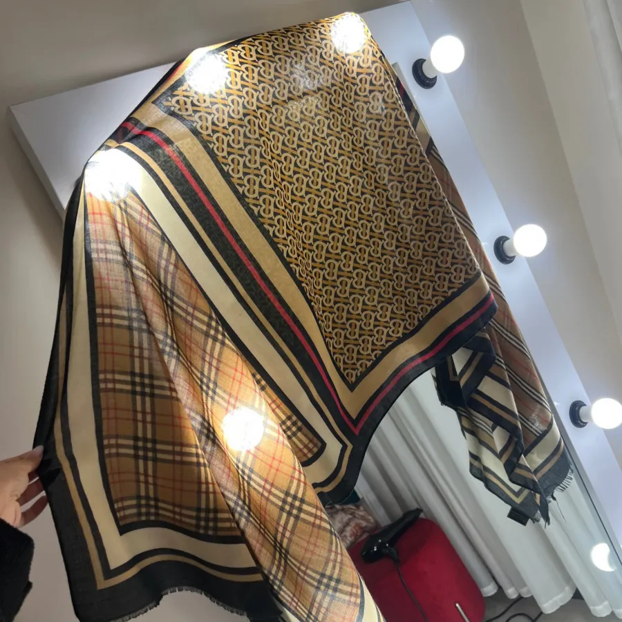 شال #شال برند بِر‌بِری