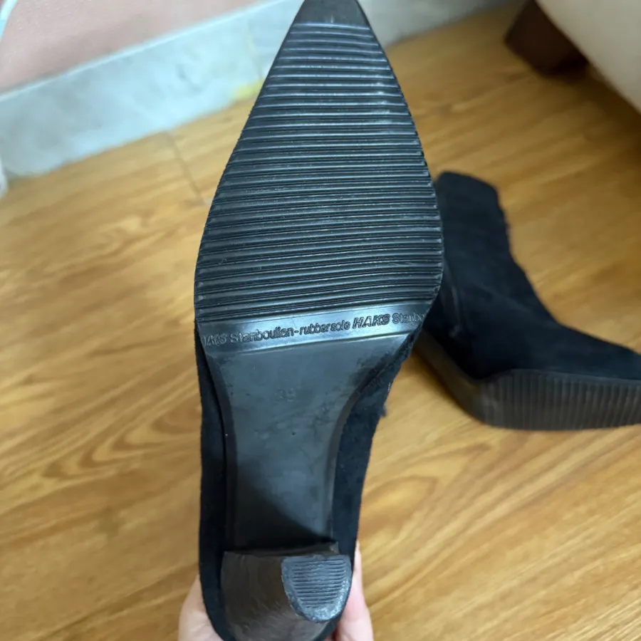 بوت پاشنه دار سالم