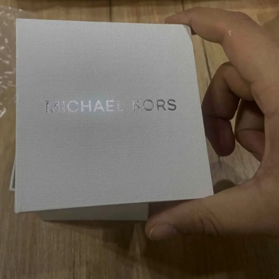 ساعت مایکل کورس