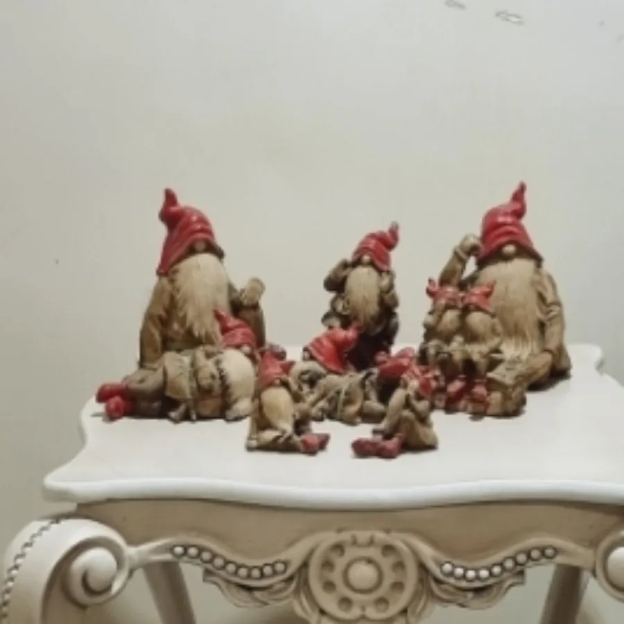 مجسمه کوتوله ها