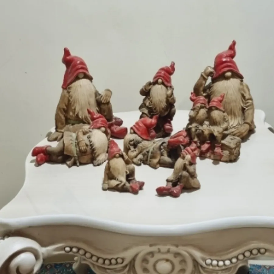 مجسمه کوتوله ها