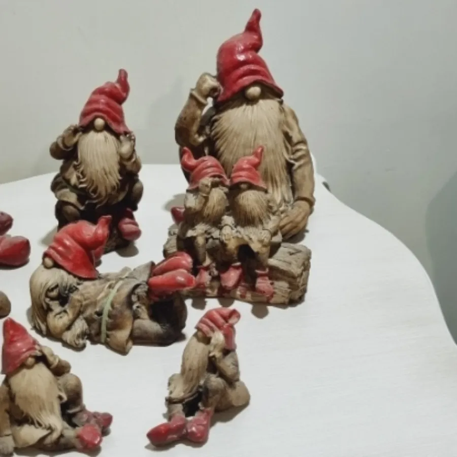 مجسمه کوتوله ها