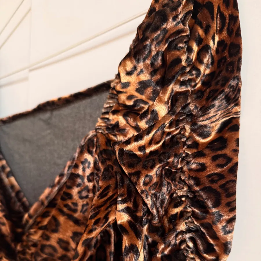 بلوز پلنگی ?