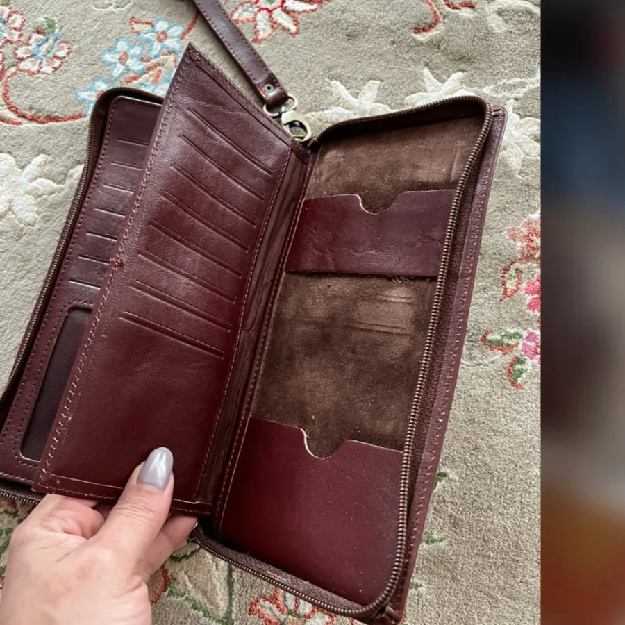 کیف پول دستی