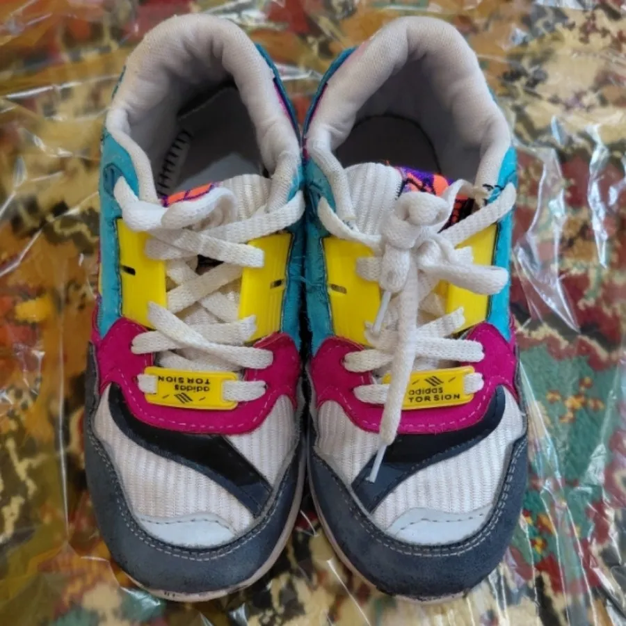 کتونی بچگانه