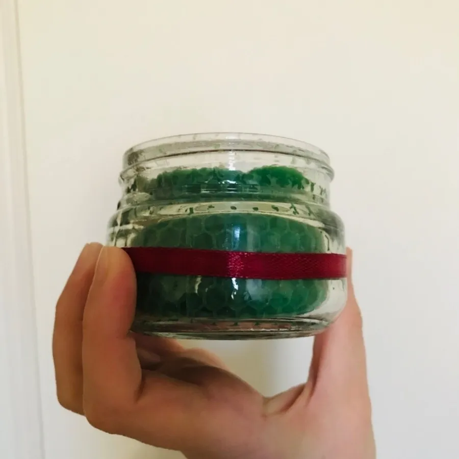 یک جفت شمع یلدا در دار