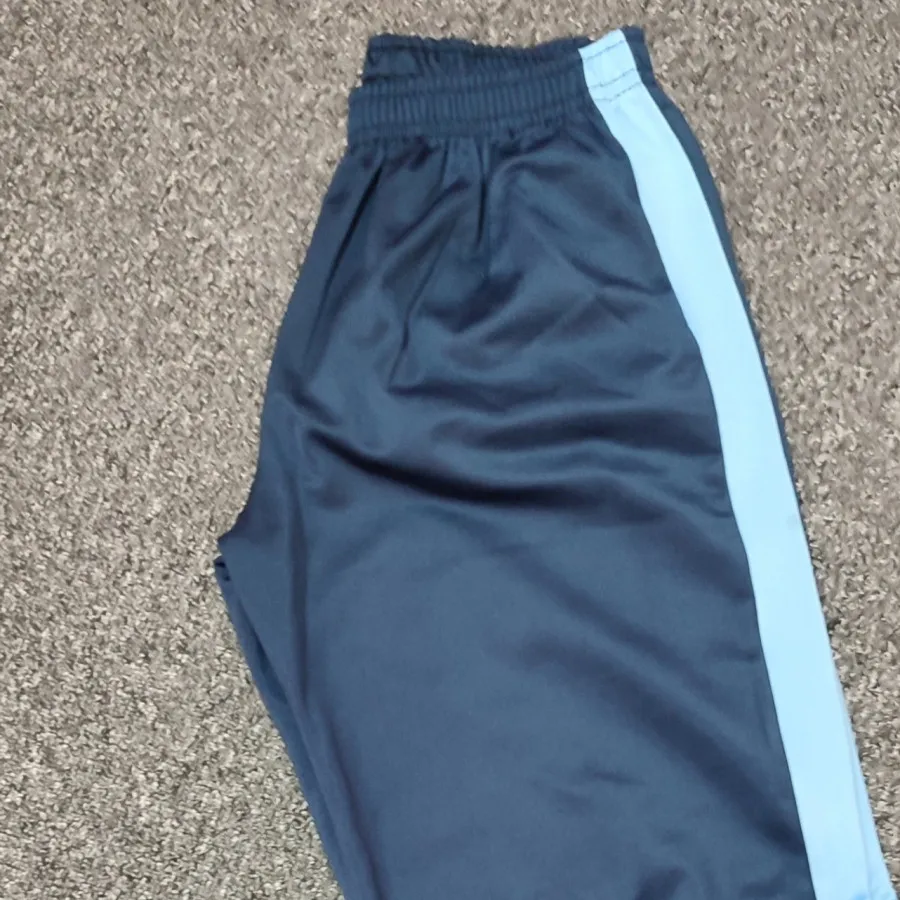 تعدادی شلوار