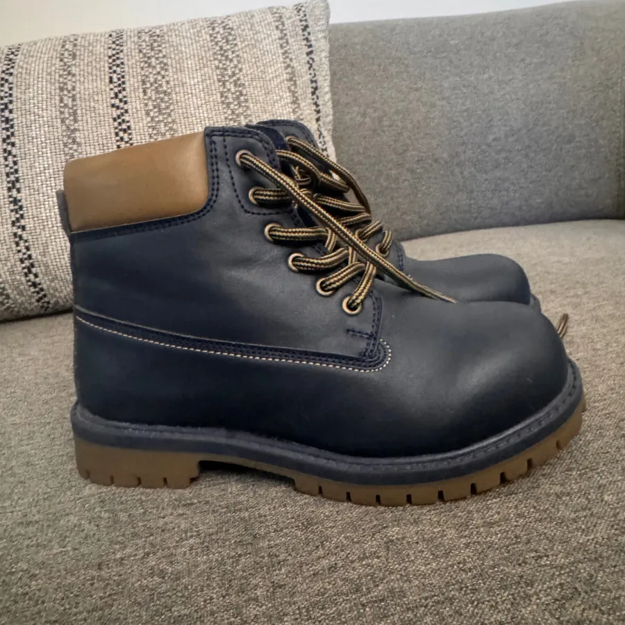 چکمه ال سی وایکیکی